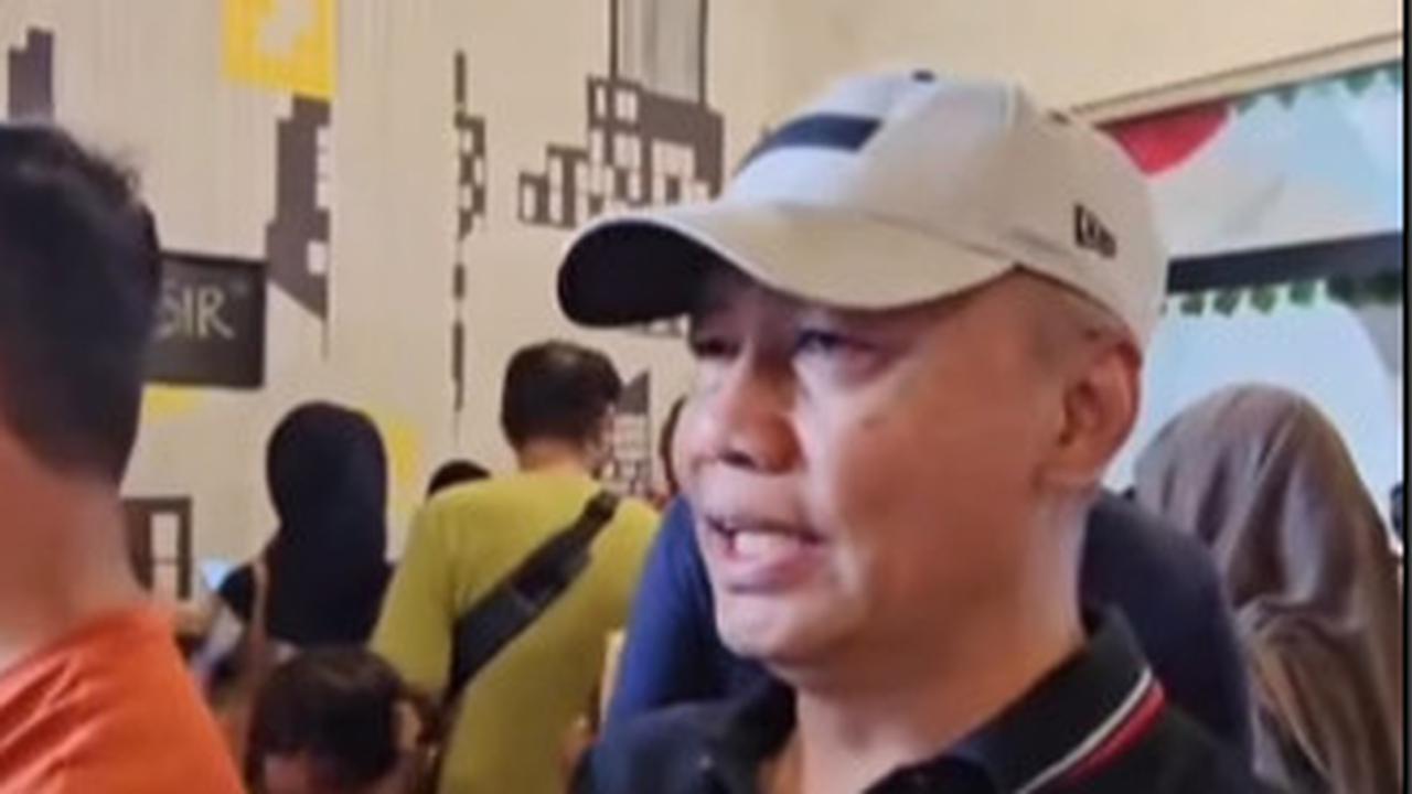 Momen Jenderal Polisi Rela Antre Panjang Demi Cicipi Kuliner Khas Semarang, Menunya Bikin Ngiler