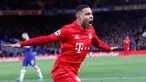 Pemain Bayern Munchen Serge Gnabry melakukan selebrasi usai mencetak gol ke gawang Chelsea pada pertandingan babak 16 besar Liga Champions di Stamford Brige Stadium, London, Inggris, Selasa (25/2/2020). Bayern Munchen menang dengan skor 3-0. (AP Photo/Frank Augstein)