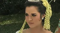 Memelesetkan Pernikahan Raisa, Tantri Kotak Bikin Ngakak