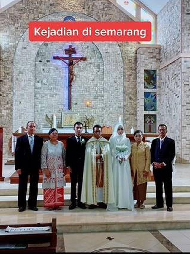 Viral Pernikahan Pasangan Beda Agama, Ini 5 Potretnya Saat Pemberkatan di Gereja