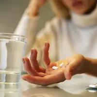 Mengonsumsi vitamin B bisa membantu redakan sakit kepala. (iStockphoto)