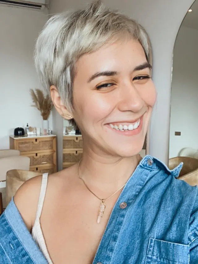 6 Potret Terbaru Westny DJ dengan Gaya Rambut Super Pendek, Tampil Beda