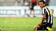 Reaksi striker Juventus Fabio Quagliarella di laga perdana Serie A Italia melawan Bari di San Nicola Stadium, Bari, 29 Agustus 2010. Juve kalah 0-1. AFP PHOTO / ANDREAS SOLARO