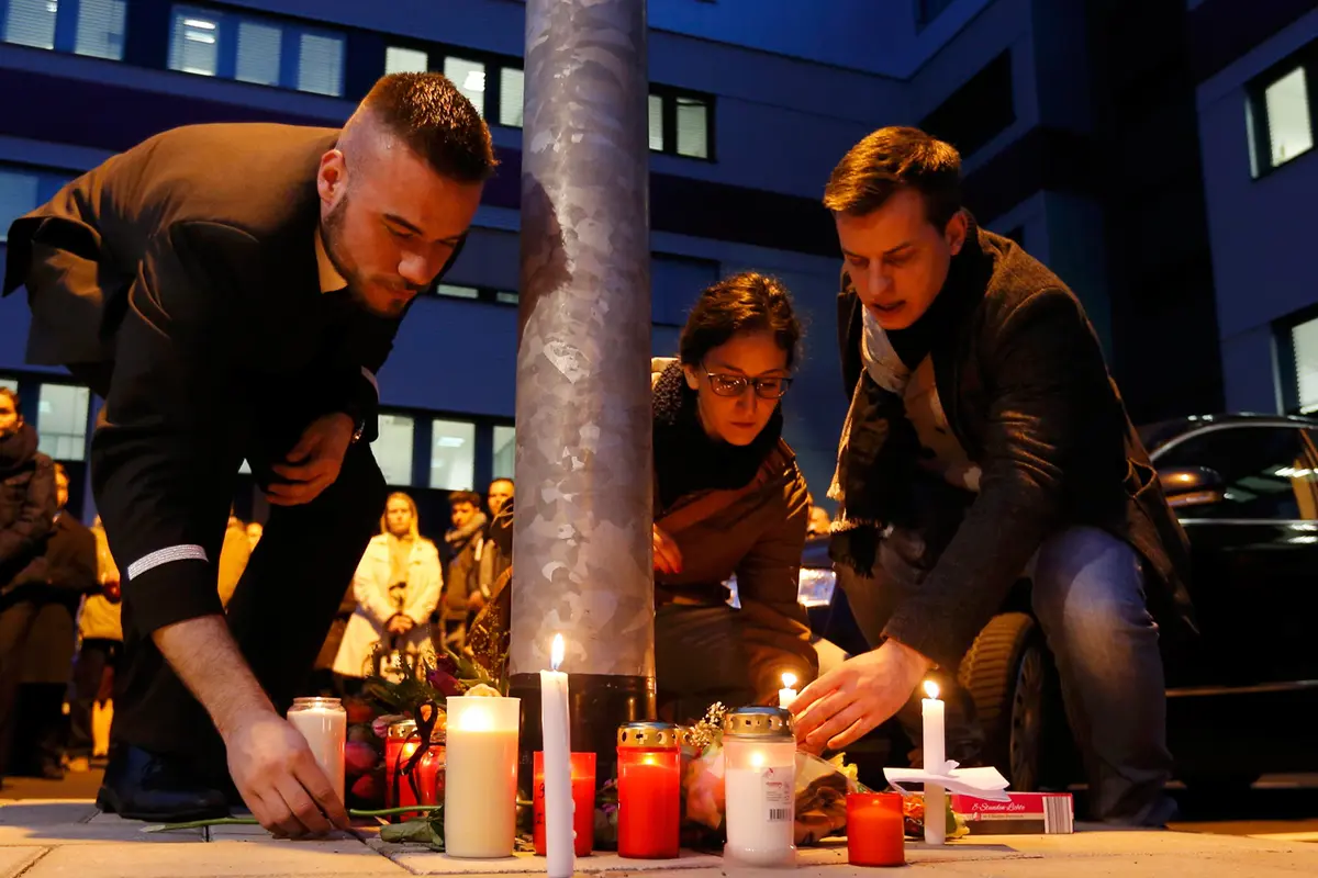 Berkabung, Warga Jerman Nyalakan Lilin Bagi Penumpang Germanwings