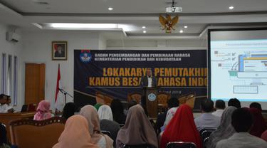 Lokakarya Pemutakhiran KBBI oleh Badan Bahas (Foto: Dokumentasi Humas Badan Bahasa)