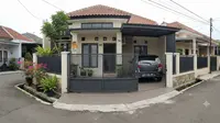 7 Inspirasi Pagar Geser untuk Rumah Tipe 36 dengan Carport 1 Mobil, Aman dari Maling