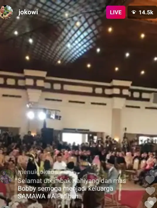 Warga net yang tidak bisa hadir di lokasi pernikahan pun juga turut menyaksikan lewat live tersebut. Tak sedikit yang memberikan ucapan dan doa untuk pasangan pengantin baru, Kahiyang Ayu dan Bobby Nasution.  (Instagram/jokowi)