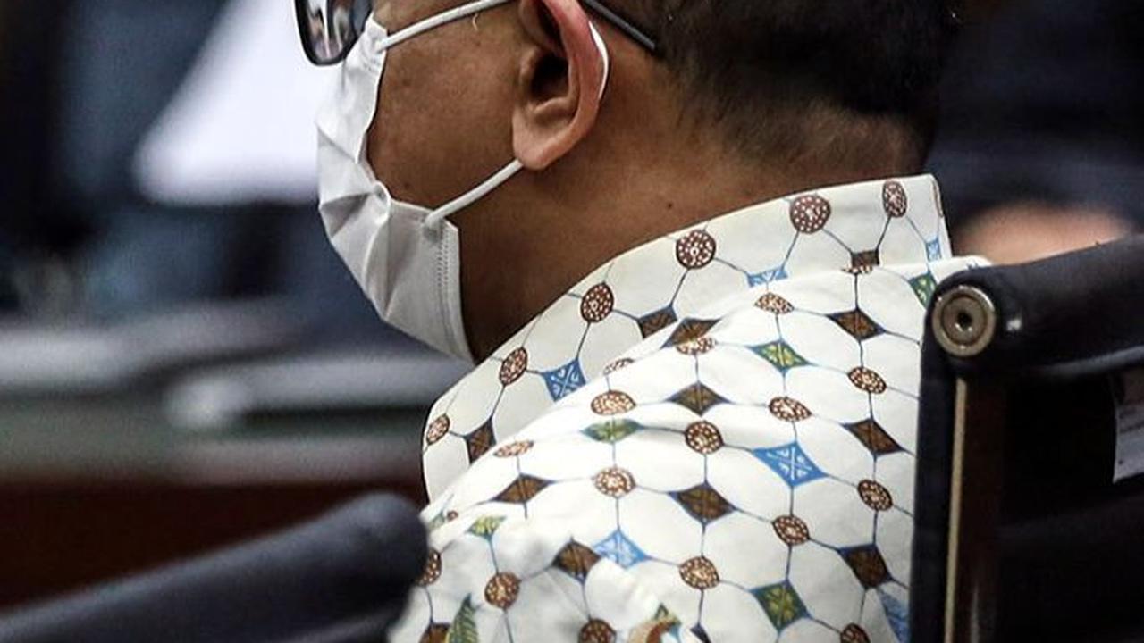 Hakim menjelaskan, eksepsi atau nota keberatan Anang Achmad Latif yang mempertanyakan kerugian negara merupakan bagian dari pokok perkara dan harus diuji lebih lanjut dalam persidangan.