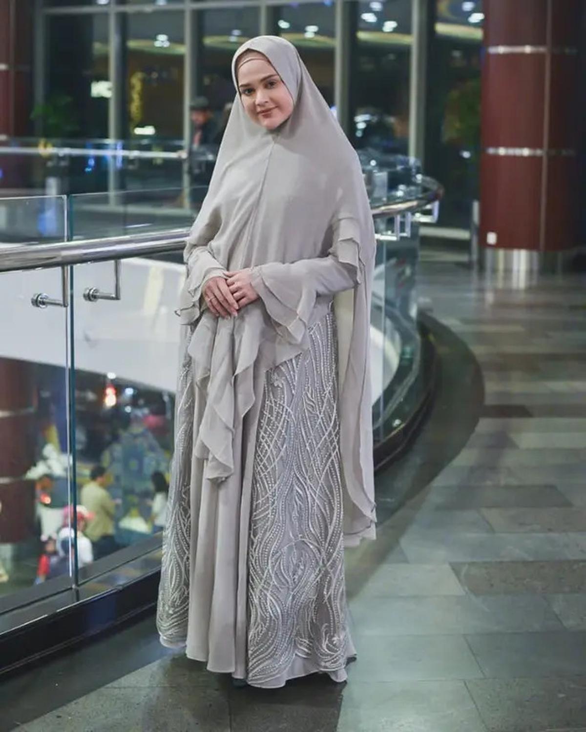 Ragam Alasan Kenapa Hijab Syar'i jadi Pilihan Favorit Muslimah Masa Kini, Mau Coba?