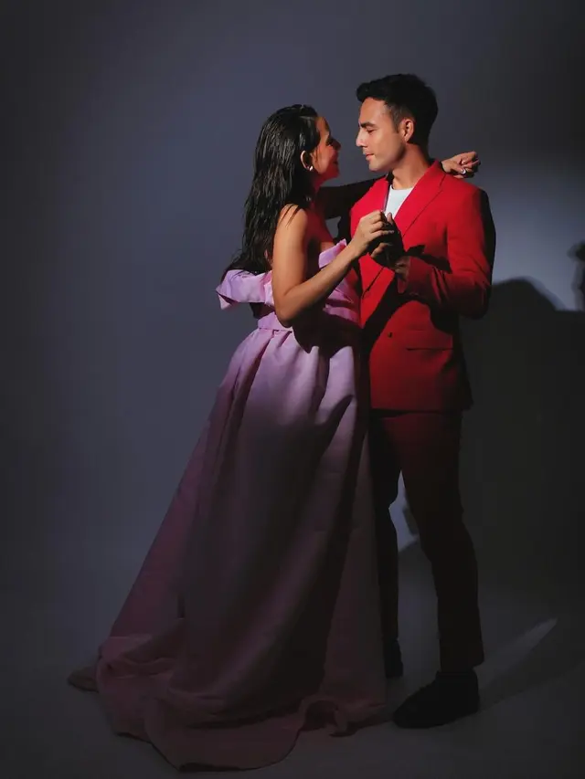 6 Potret Maternity Shoot Laura Theux Bergaun Pink, Umumkan Mengandung Bayi Perempuan