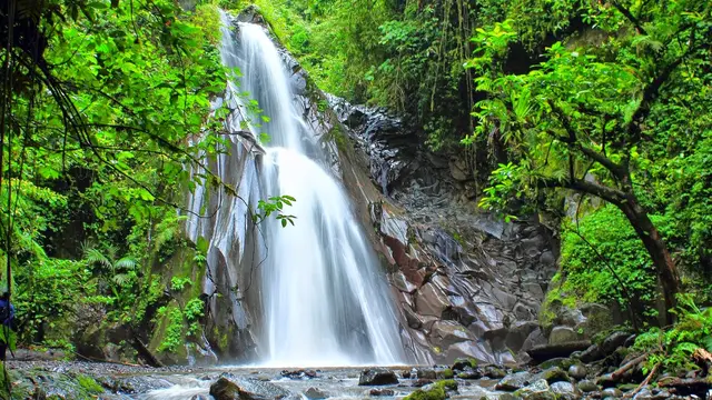 Air Terjun Selendang Arum