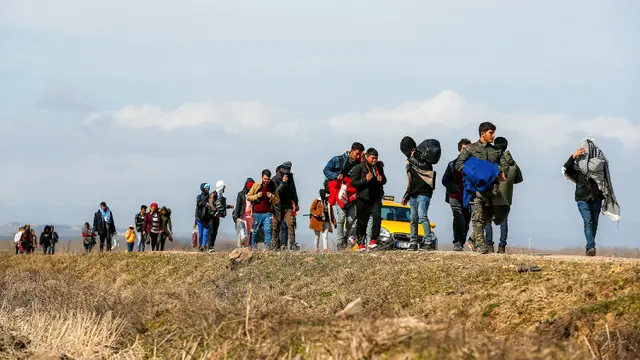 Perjuangan Ribuan Migran Turki untuk Tiba di Yunani