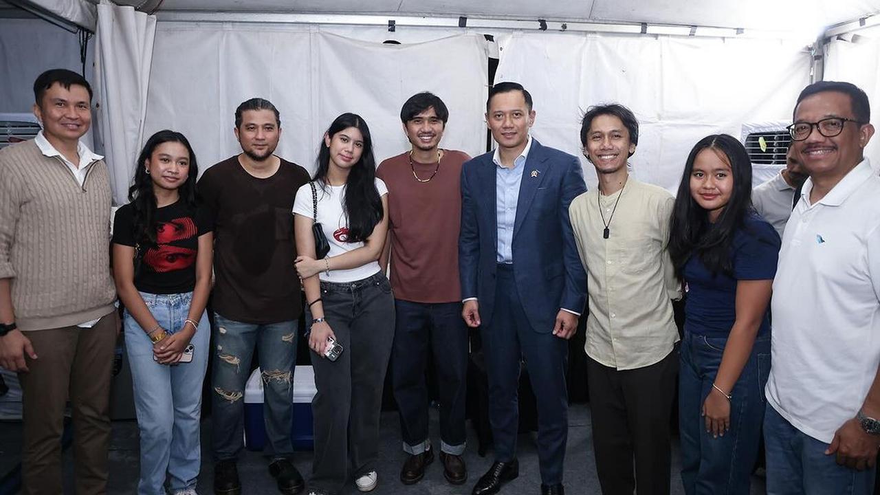Menteri AHY Ajak Sang Putri Nonton Konser Sheila On 7