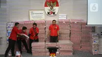 Bukan Pinjam dari Bank, Ini Asal Duit Cash Rp 300 Miliar yang Dipamerkan KPK saat Konferensi Pers