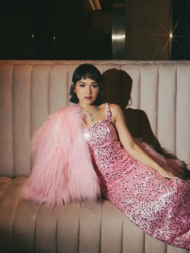 Andien Tutup 2025 dengan Bixie Cut yang Lengkapi Tampilan Pink Glam di Malam Tahun Baru