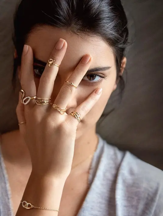 "Kendall Jenner benci perhatian publik dan drama dengan mantan Ben Simmons membuatnya kesal," tandas sumber. (instagram/kendalljenner)