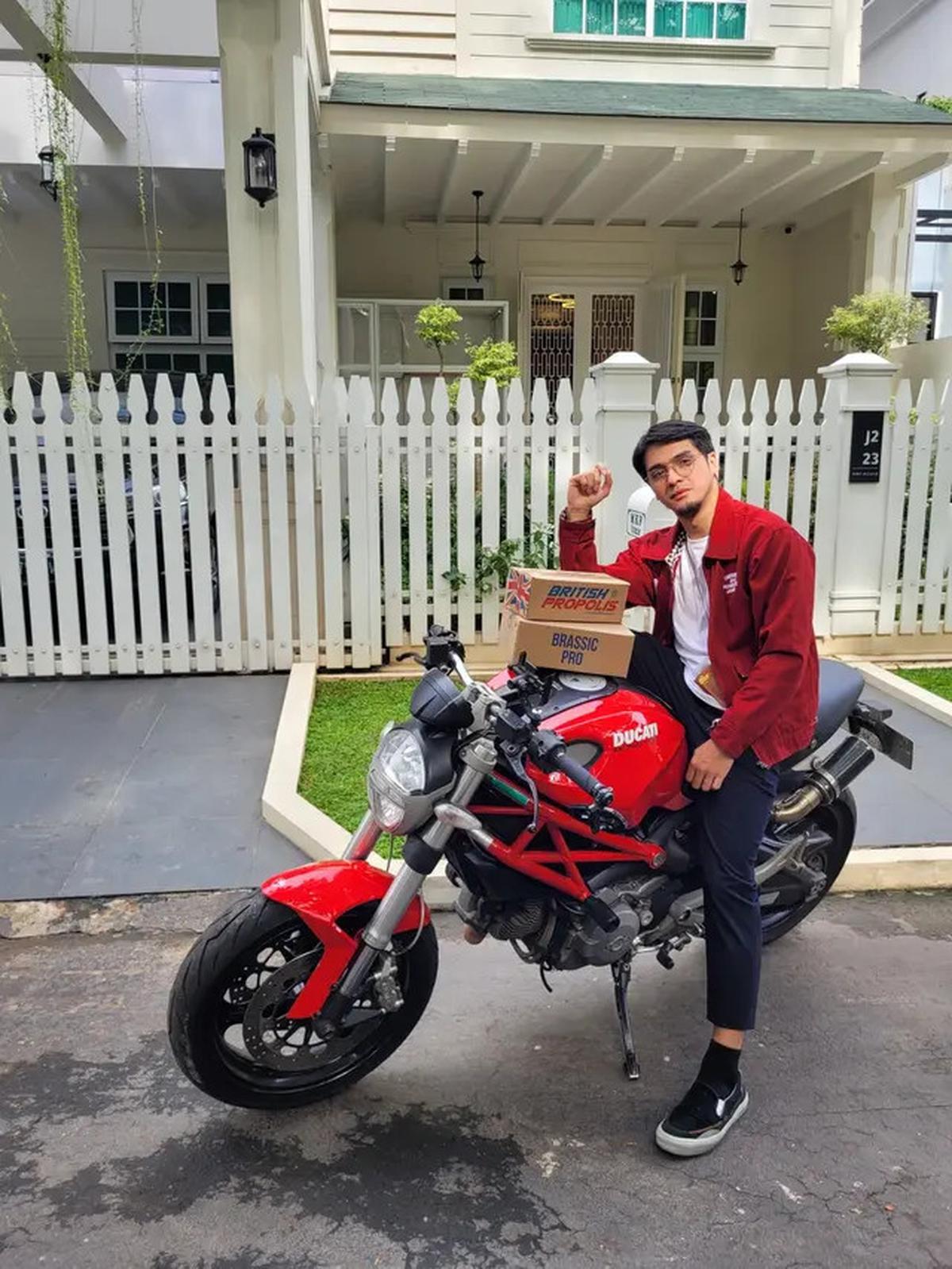 Gaya Hidup Sehat Ricky Harun: Jaga Pola Makan, Sepak Bola dan Joging Hingga Konsumsi Propolis