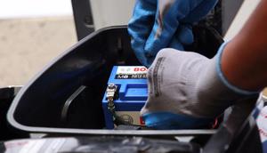 Aki kerap digunakan sebagai pendukung kelistrikan dan beberapa komponen penting lainnya dalam kendaraan (Suzuki)