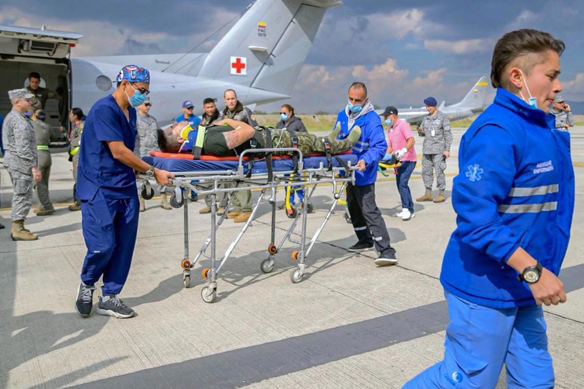 FOTO: Pesawat Hercules Jatuh Sesaat Lepas Landas Puluhan Orang Tewas