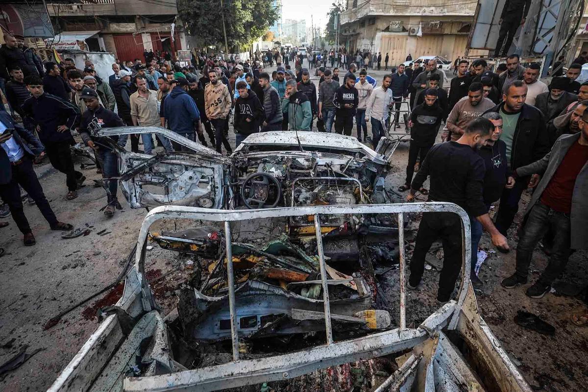 FOTO: Serangan Udara Israel Sasar Jip Polis di Gaza Tewaskan Tiga Orang