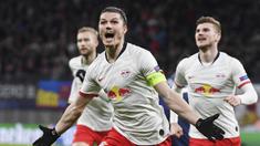 Pemain RB Leipzig, Marcel Sabitzer, melakukan selebrasi usai membobol gawang Tottenham Hotspur pada laga liga Champions di Red Bull Arena, Selasa (10/3/2020). RB Leipzig menang dengan skor 3-0. (AP/Hendrik Schmidt)