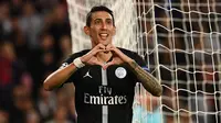 Gelandang PSG, Angel Di Maria, merayakan gol yang dicetaknya ke gawang Red Star pada laga Liga Champions di Stadion Parc des Princes, Paris, Rabu (3/10/2018). PSG menang 6-1 atas Red Star. (AFP/Franck Fife)