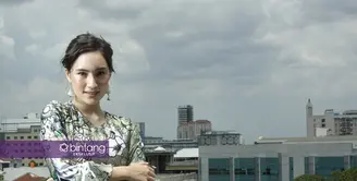 Sebuah pengalaman baru dirasakan oleh Tatjana Saphira ketika bermain dengan para komika. Banyak hal menarik dan mengharukan saat proses syuting film Stip dan Pensil. (Galih W. Satria/Bintang.com)