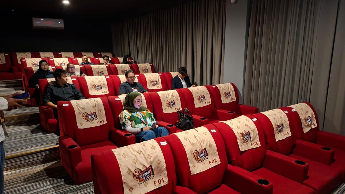 Menjajal Bioskop Rakyat di Lantai 2 Minimarket, Tiketnya Mulai dari Rp 15 Ribu