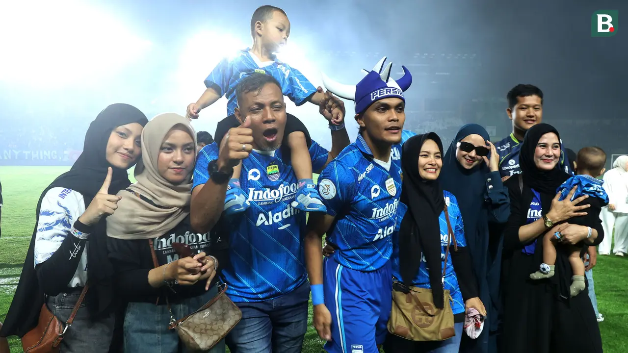 Foto: Manis Banget! Pemain Persib Bandung Rayakan Kesuksesan Bareng Keluarga setelah Menang di Leg 1 BRI Liga 1 2023/2024