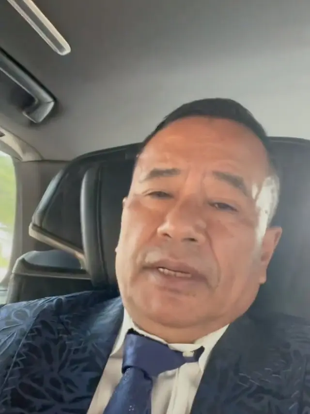 Tangkapan layar video Hotman Paris menyenggol Nadiem Makarim. (Foto: Dok. Instagram @hotmanparisofficial)