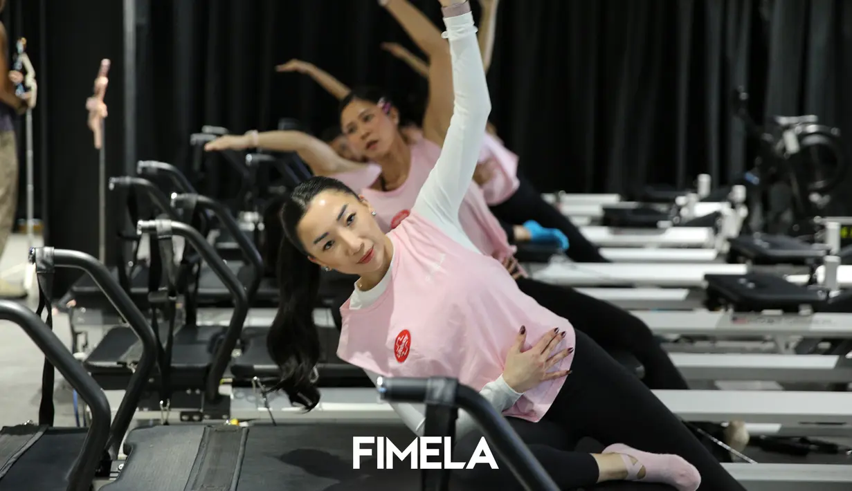 Setelah melakukan sesi pilates bersama, para peserta juga bisa menikmati refreshment yang sudah disediakan oleh Heavenly Blush “Your Glow Up Yogurt”. [Foto: Fimela. dok]