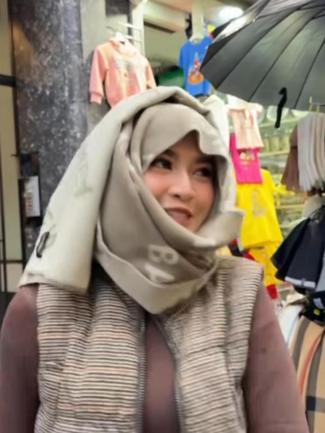 Mahalini Berhijab