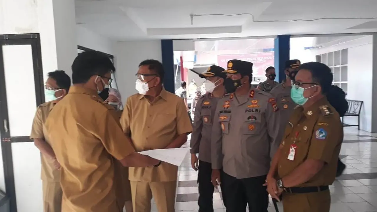 Gubernur Sulut saat meninjau kesiapan RS Darurat Covid-19 di Kota Bitung.