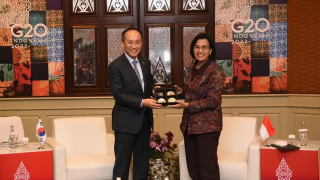 Menteri Keuangan Sri Mulyani Indrawati bertemu dengan Deputi Perdana Menteri Republik Korea Choo Kyung-ho. Keduanya membahas peluang investasi hijau hingga kultur kedua negara.