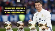 Bintang Real Madrid, Cristiano Ronaldo, pamerkan trofi Ballon d'Or keempat di stadion Santiago Bernabeu.