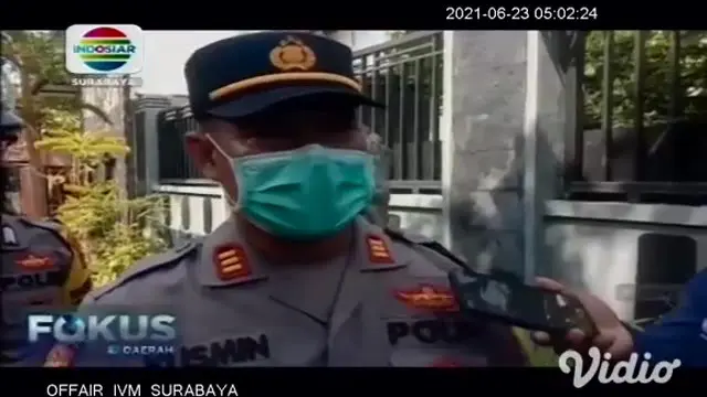 Penyemprotan cairan disinfektan ini dilakukan, setelah 12 orang terpapar positif Covid-19 dari klaster keluarga di perumahan Sumber Rejo, Banyuwangi, Jawa Timur.