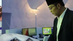 Kang Emil memutuskan tak maju menjadi gubernur DKI Jakarta dan hal ini menuai berbagai komentar dari berbagai pihak.