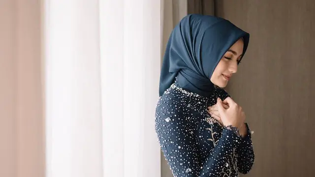 enampilan Menawan 6 Seleb Wanita di Hari Pertunangannya