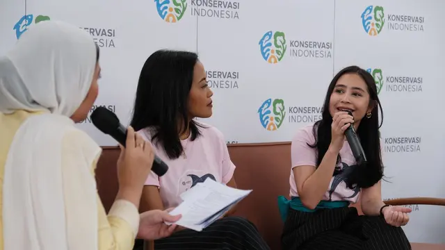 Prilly Latuconsina telah ditunjuk jadi kawan hiu paus, ternyata punya karakter yang mirip. (Dok: Konservasi Indonesia)