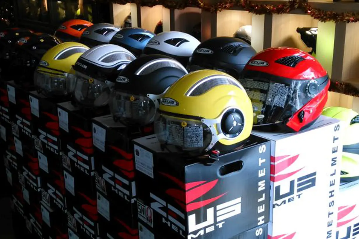 Motoritz Tawarkan Helm Impor Harga Lokal