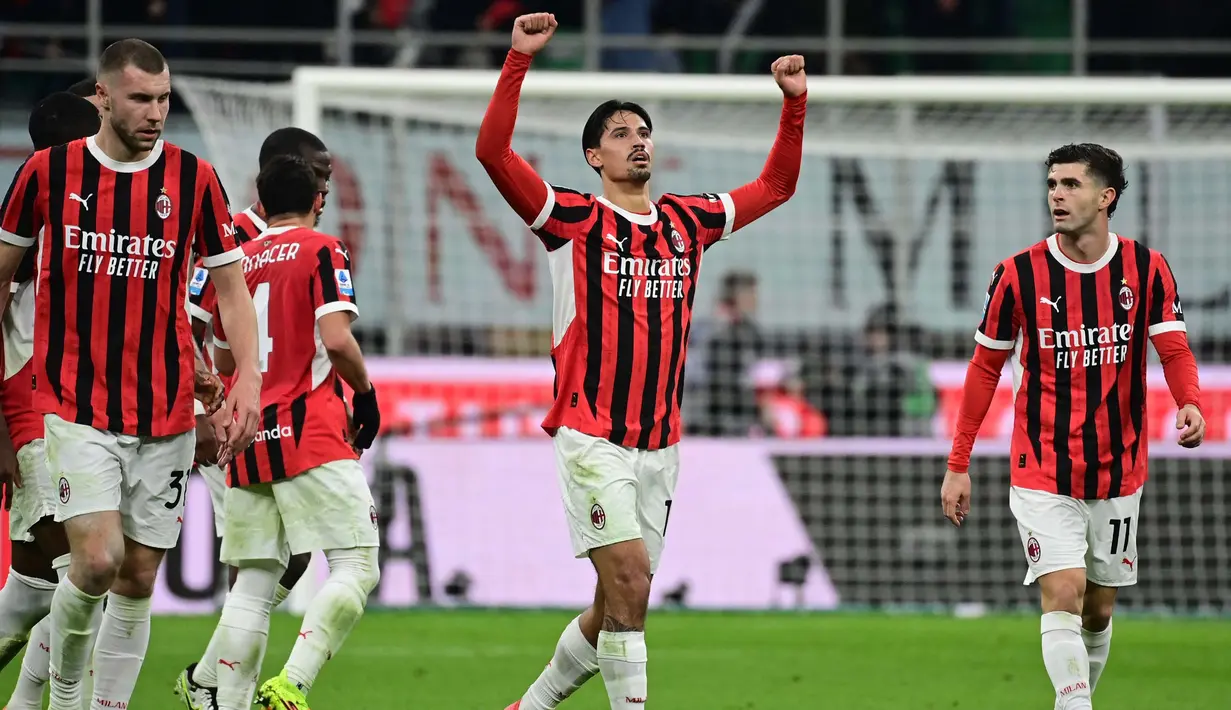 AC Milan unggul lebih dahulu lewat aksi Tijjani Reijnders di menit ke-45. (PIERO CRUCIATTI/AFP)