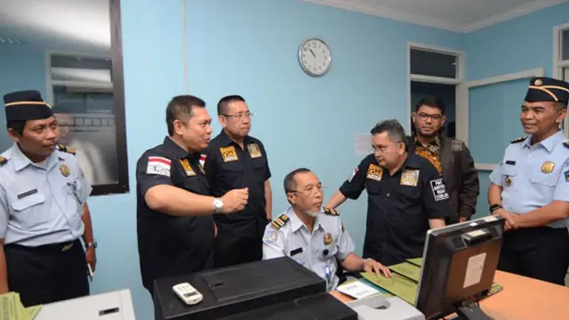 Komisi III Temukan Masih Dijumpai TKA Asing Ilegal
