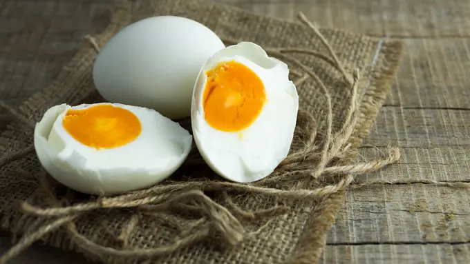 ilustrasi urutan membuat telur asin/Nattakorn_Maneerat/shutterstock