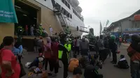 Lautan Pemudik Banjiri Pelabuhan Tanjung Emas Semarang