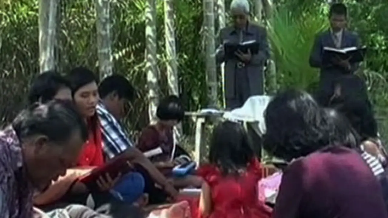 Ibadah-di-Semak-Belukar-140530