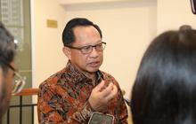 Penyaluran Bantuan Pakaian Bencana Sumatera: Mendagri Salurkan 106 Ribu Pakaian Baru untuk Korban Terdampak