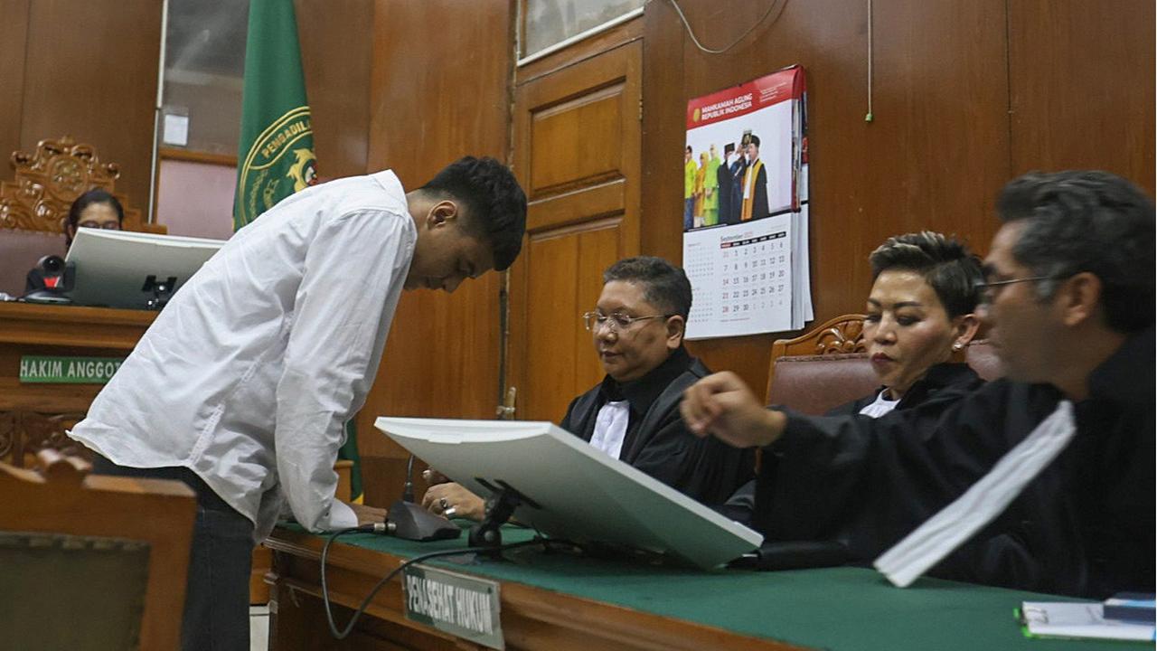 FOTO: Vadel Badjideh Divonis 9 Tahun Penjara dalam Kasus Asusila Anak dan Aborsi