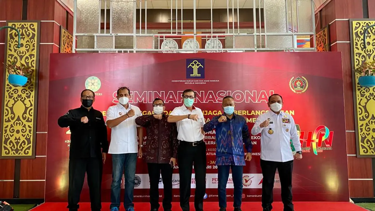 Kementerian Hukum dan HAM RI bersama Persatuan Wartawan Indonesia (PWI) dan Dewan Pers menyelenggarakan Seminar Nasional bertajuk 'Regulasi Negara dalam Menjaga Keberlangsungan Media Mainstream di Era Disrupsi Medsos'.