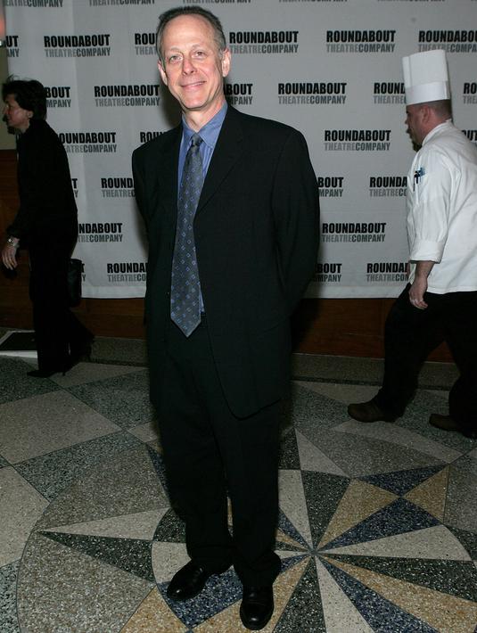 Aktor Mark Blum saat menghadiri Roundabout Theatre 2005 Spring Gala di Chelsea Piers, New York City, Amerika Serikat, 11 April 2005. Madonna, yang tampil dalam Desperately Seeking Susan yang dibintangi Mark Blum, juga menyampaikan kabar meninggalnya sang aktor. (Photo by Paul Hawthorne/Getty Images)