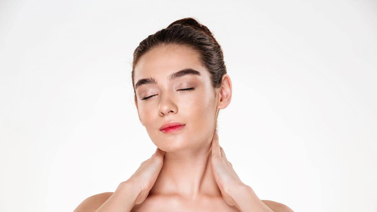 Leher Juga Butuh Skincare, Ini Jenis Perawatan yang Sering Terlupakan